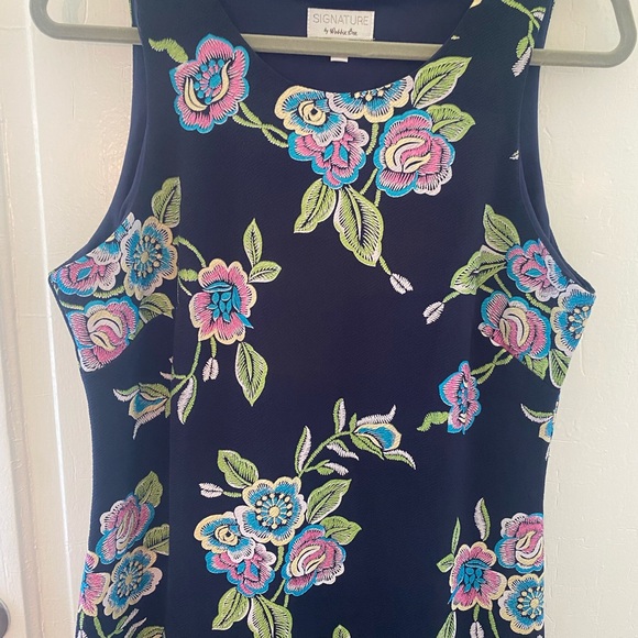 Signature by Robbie Bee. Size Large - Picture 8 of 16